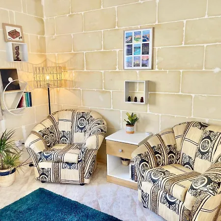 Stunning Spacious With Garden Terrace Gozo